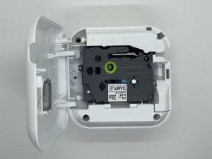 PT-P710BT お試しテープカセットをセット