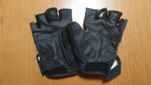 daiwa DG-8121(ゲームグローブ 5本カット)