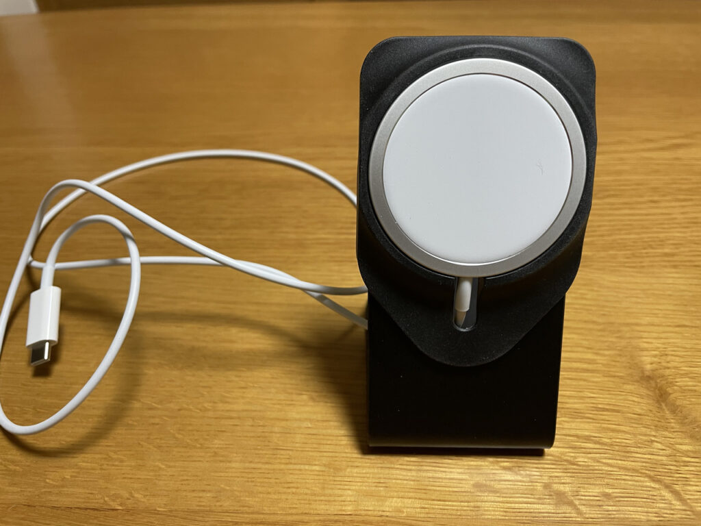 MagSafe充電器用アルミニウムスタンド AMS-DSCHALBK